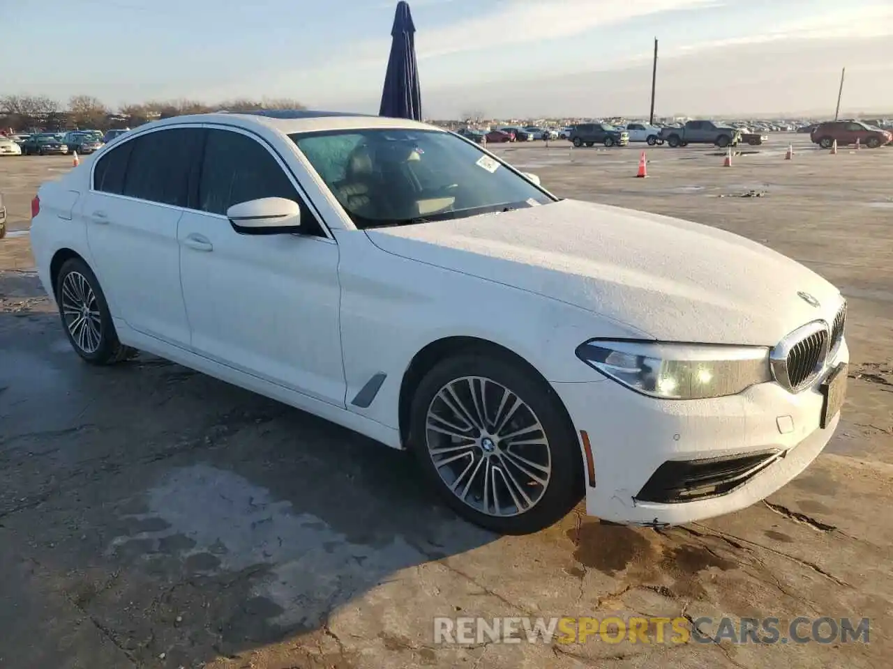 4 Photograph of a damaged car WBAJA5C52KWW15748 BMW 5 SERIES 2019