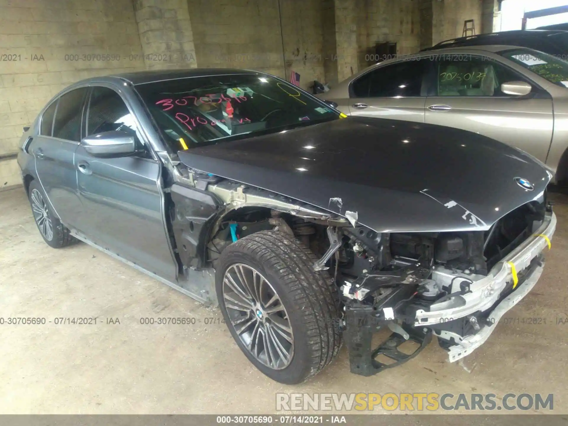 1 Photograph of a damaged car WBAJA5C53KBX46890 BMW 5 SERIES 2019