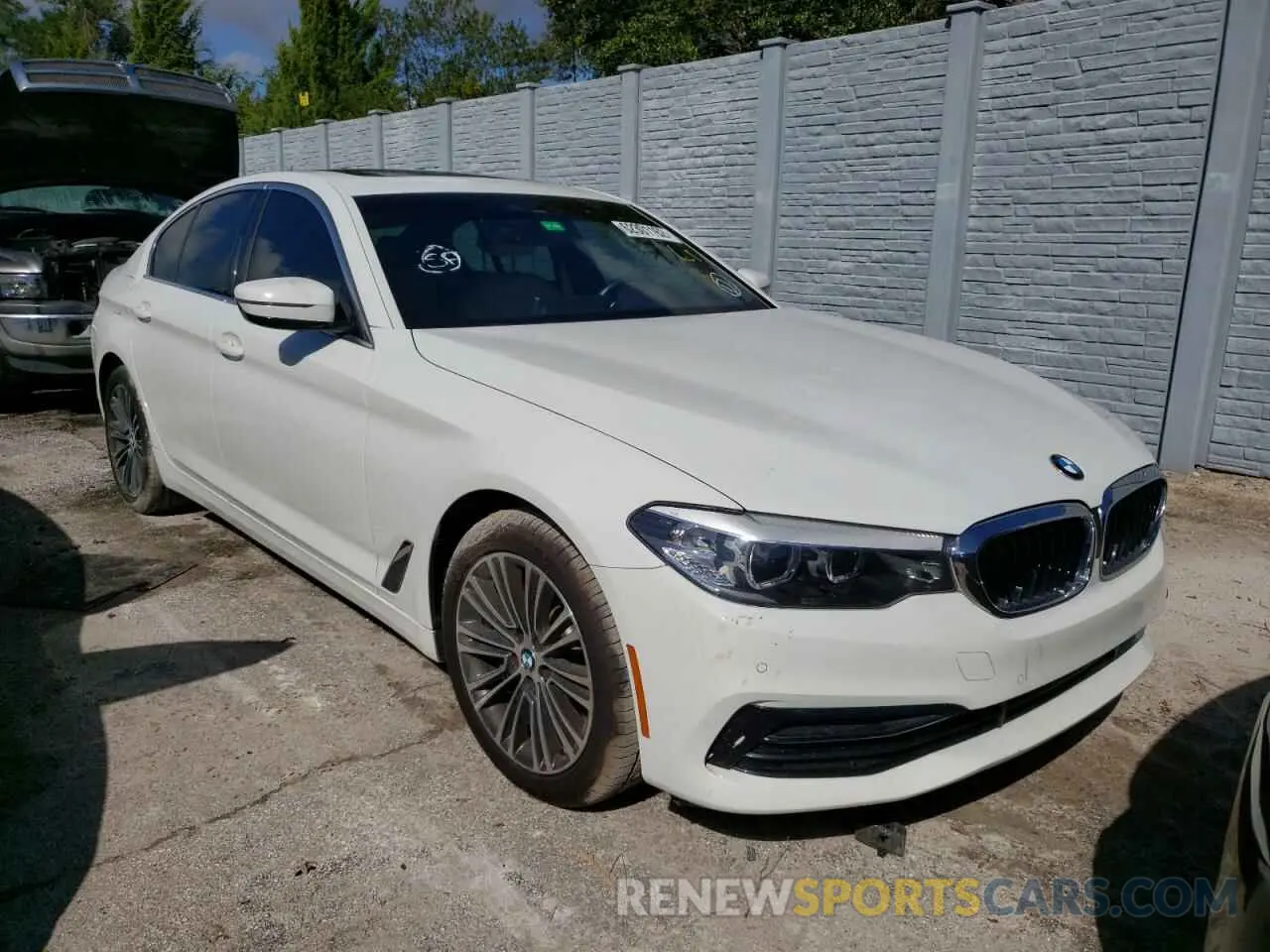 1 Photograph of a damaged car WBAJA5C53KWW18478 BMW 5 SERIES 2019