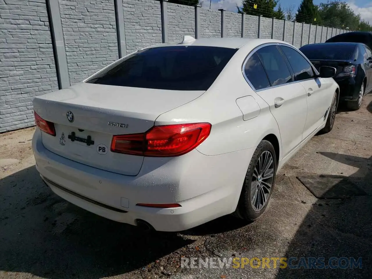4 Photograph of a damaged car WBAJA5C53KWW18478 BMW 5 SERIES 2019