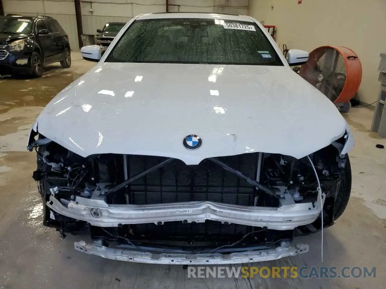 5 Photograph of a damaged car WBAJA5C54KWW19462 BMW 5 SERIES 2019