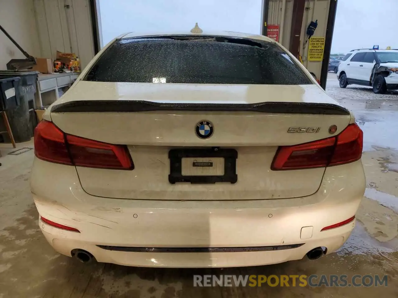 6 Photograph of a damaged car WBAJA5C54KWW19462 BMW 5 SERIES 2019