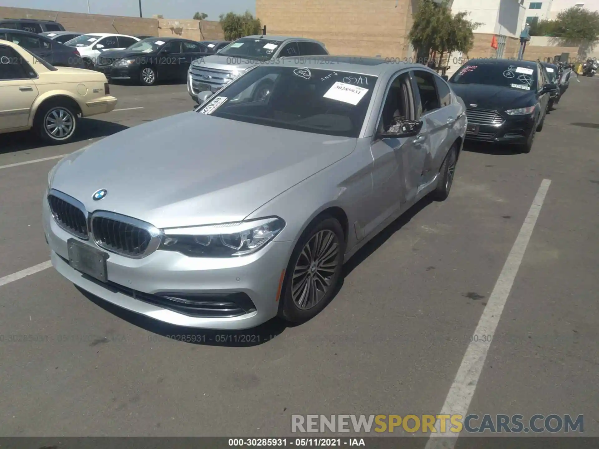 2 Photograph of a damaged car WBAJA5C55KBX46891 BMW 5 SERIES 2019