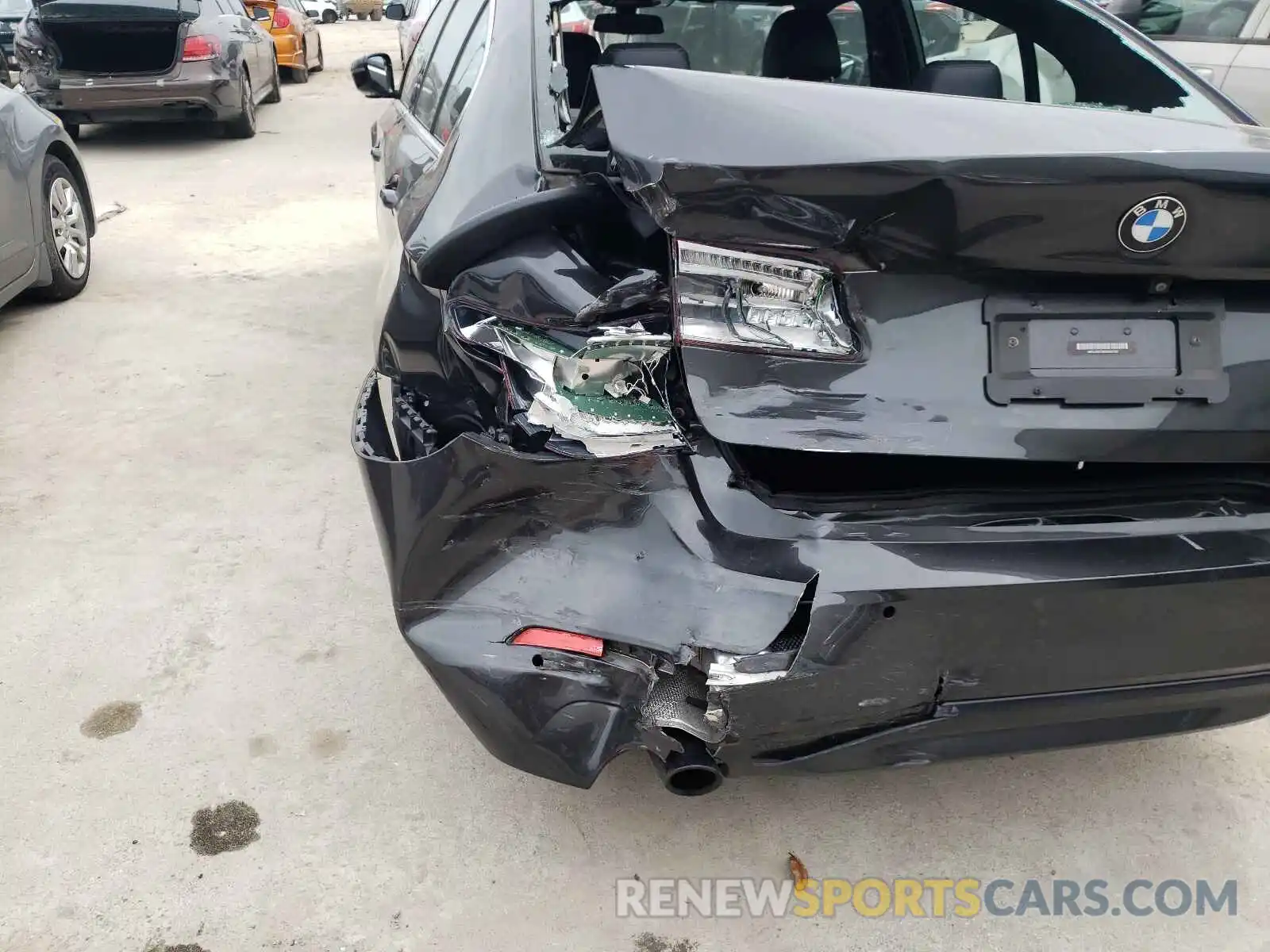 9 Photograph of a damaged car WBAJA5C56KBX86168 BMW 5 SERIES 2019