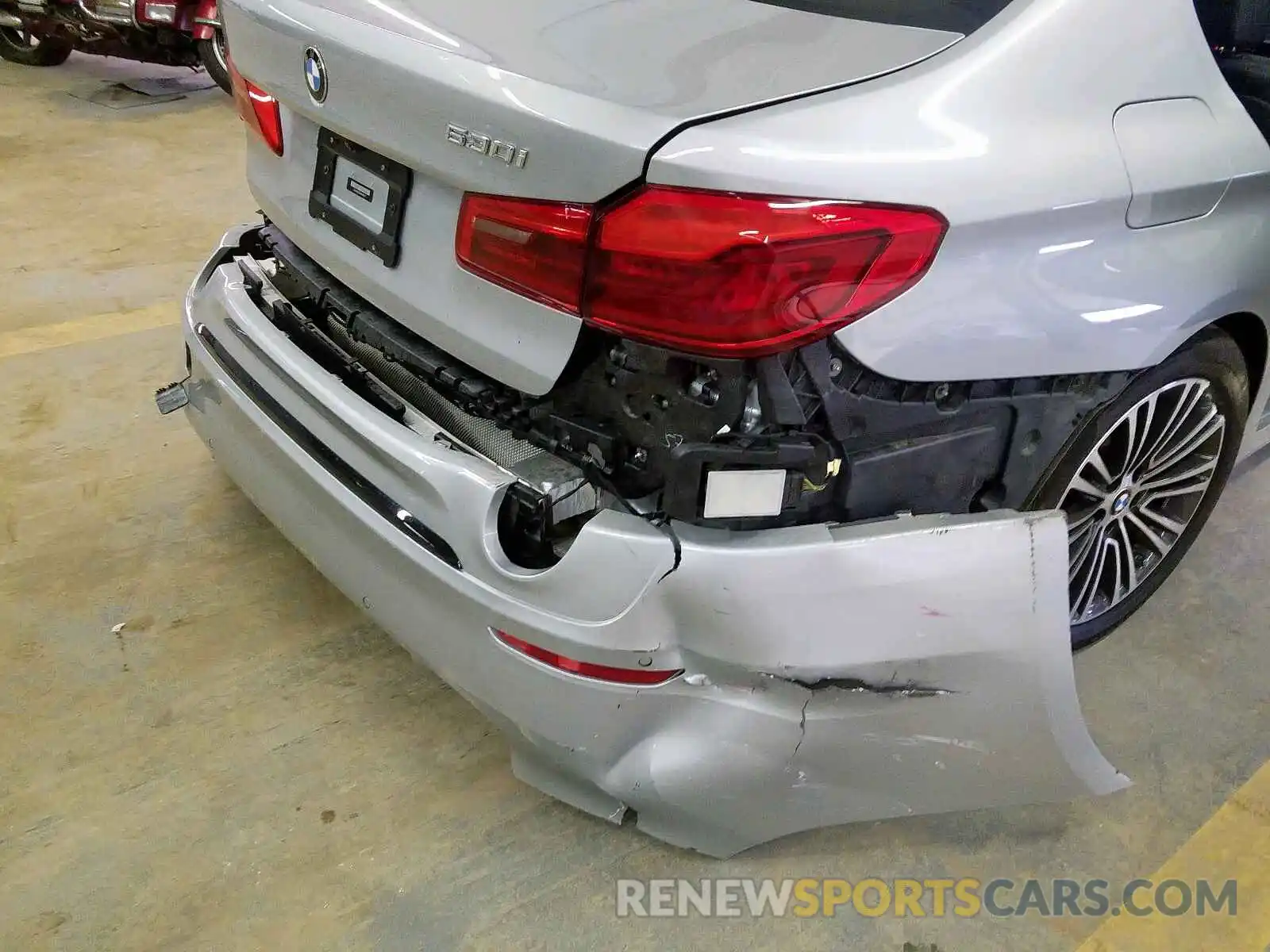 9 Photograph of a damaged car WBAJA5C56KWW09225 BMW 5 SERIES 2019