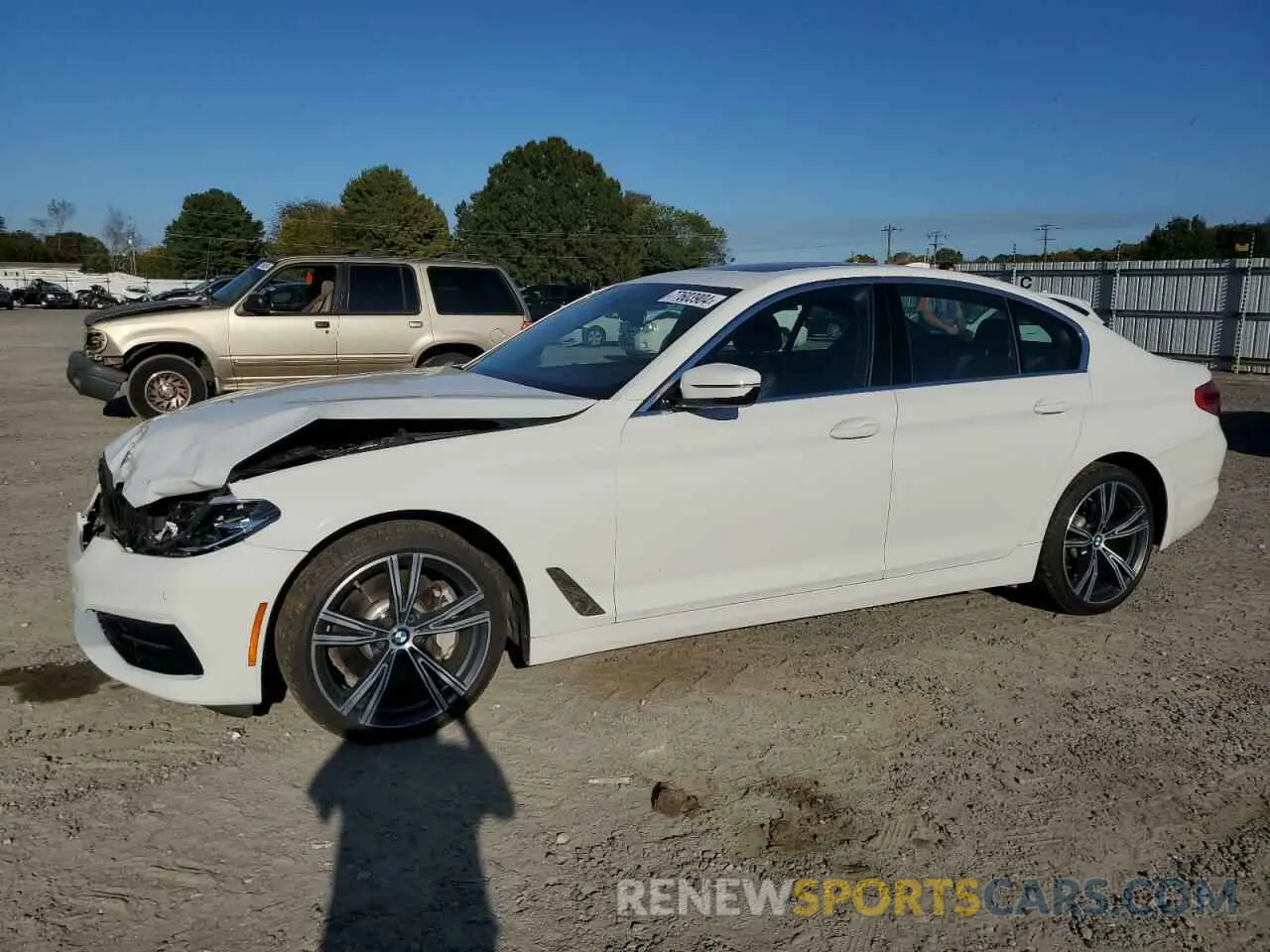 1 Photograph of a damaged car WBAJA5C56KWW42757 BMW 5 SERIES 2019