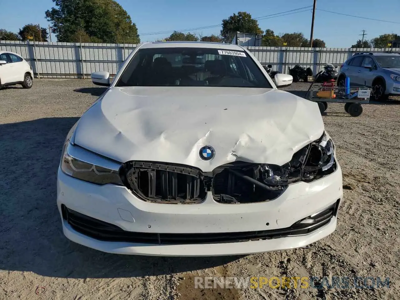5 Photograph of a damaged car WBAJA5C56KWW42757 BMW 5 SERIES 2019