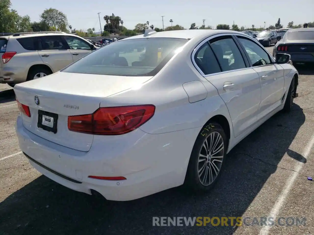 4 Photograph of a damaged car WBAJA5C56KWW48266 BMW 5 SERIES 2019