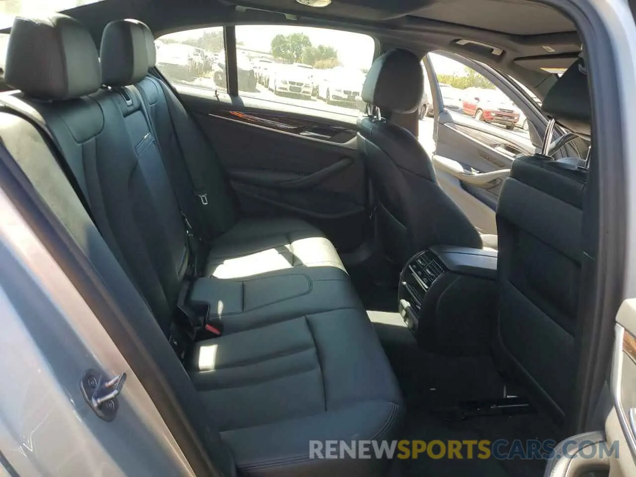 10 Photograph of a damaged car WBAJA5C57KBX87524 BMW 5 SERIES 2019
