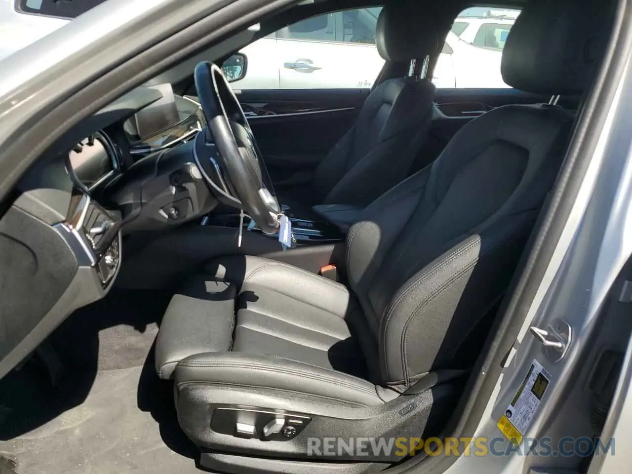 7 Photograph of a damaged car WBAJA5C57KBX87524 BMW 5 SERIES 2019