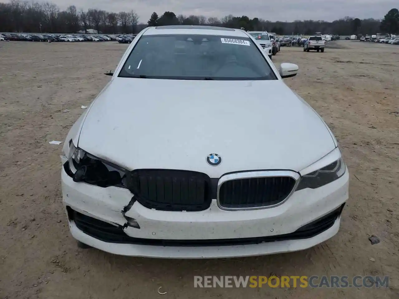 5 Photograph of a damaged car WBAJA5C57KWW18760 BMW 5 SERIES 2019