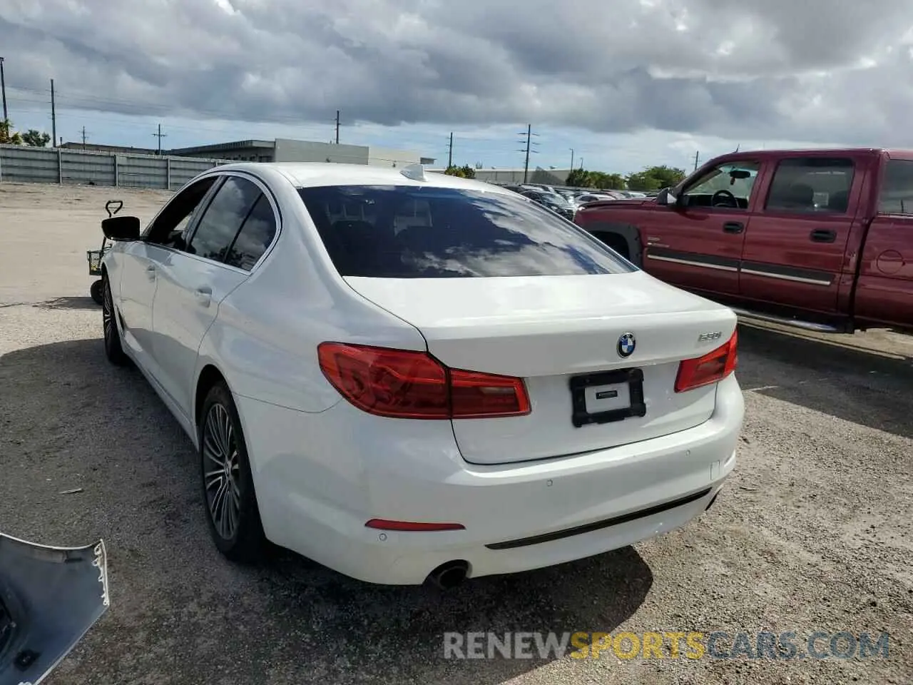 3 Photograph of a damaged car WBAJA5C57KWW30780 BMW 5 SERIES 2019