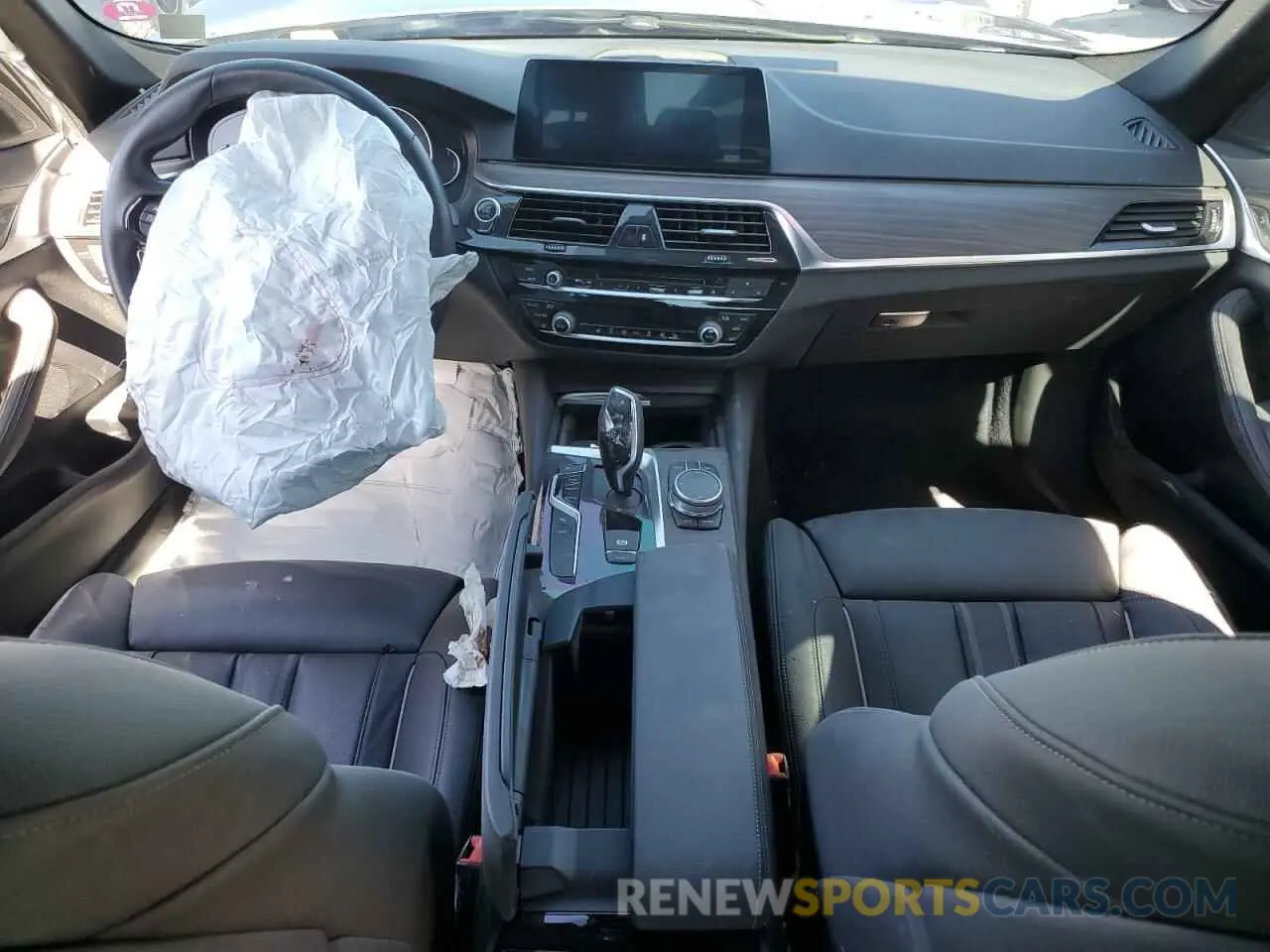 8 Photograph of a damaged car WBAJA5C57KWW37017 BMW 5 SERIES 2019