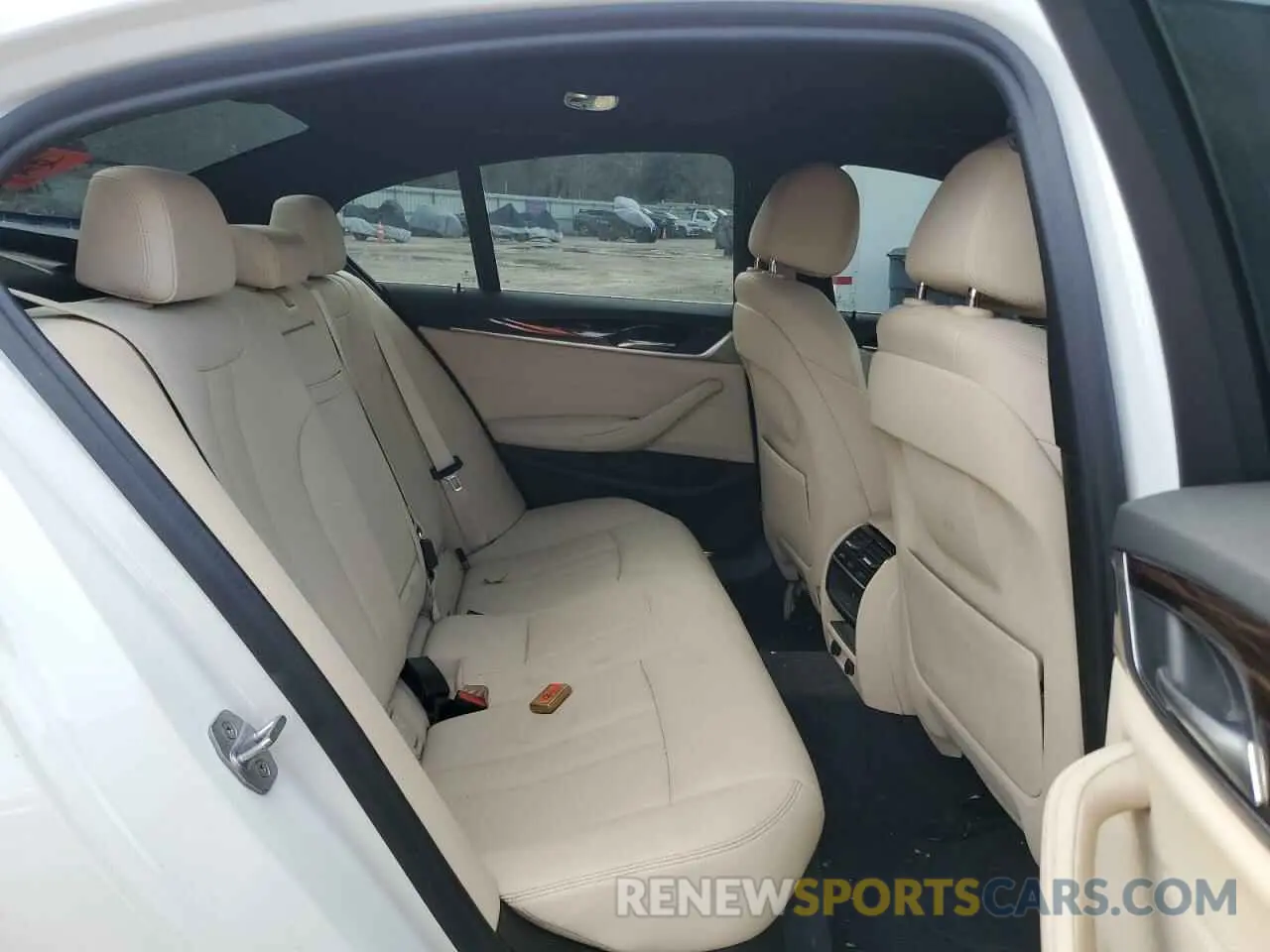 11 Photograph of a damaged car WBAJA5C58KWA57892 BMW 5 SERIES 2019