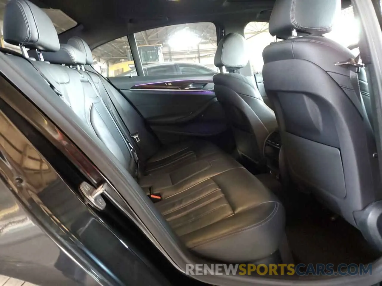 10 Photograph of a damaged car WBAJA5C58KWW05936 BMW 5 SERIES 2019