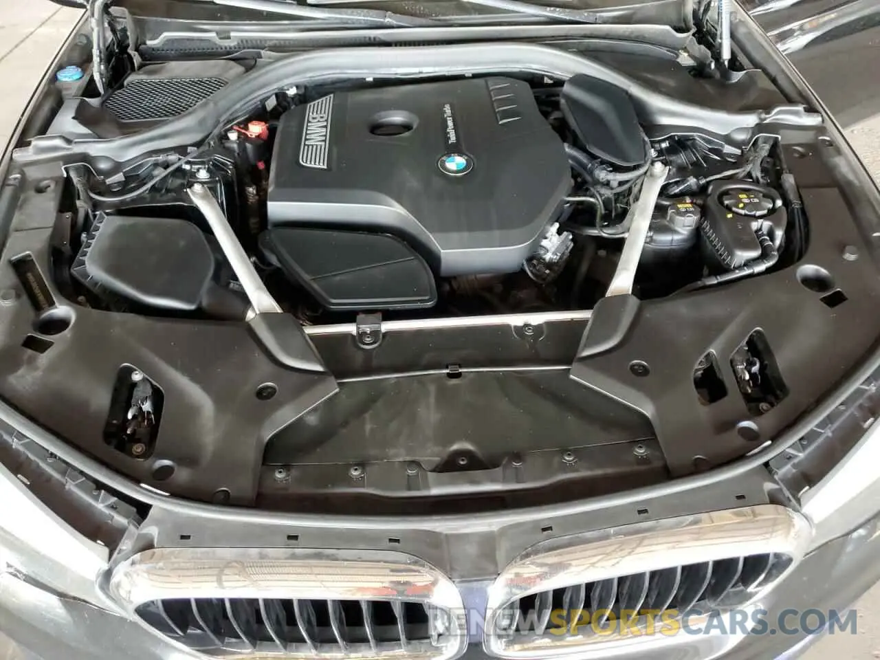 11 Photograph of a damaged car WBAJA5C58KWW05936 BMW 5 SERIES 2019