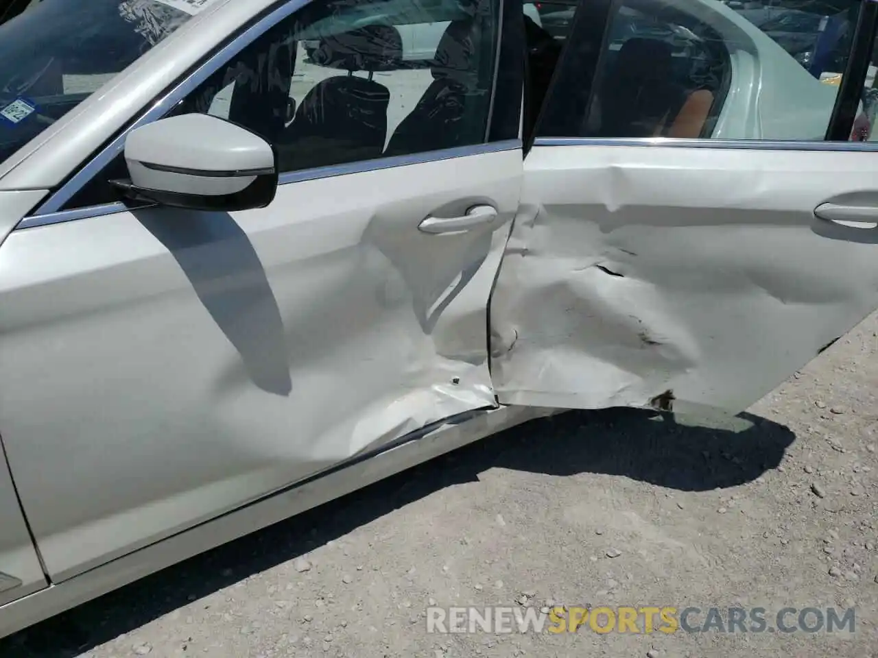 9 Photograph of a damaged car WBAJA5C59KBX87590 BMW 5 SERIES 2019