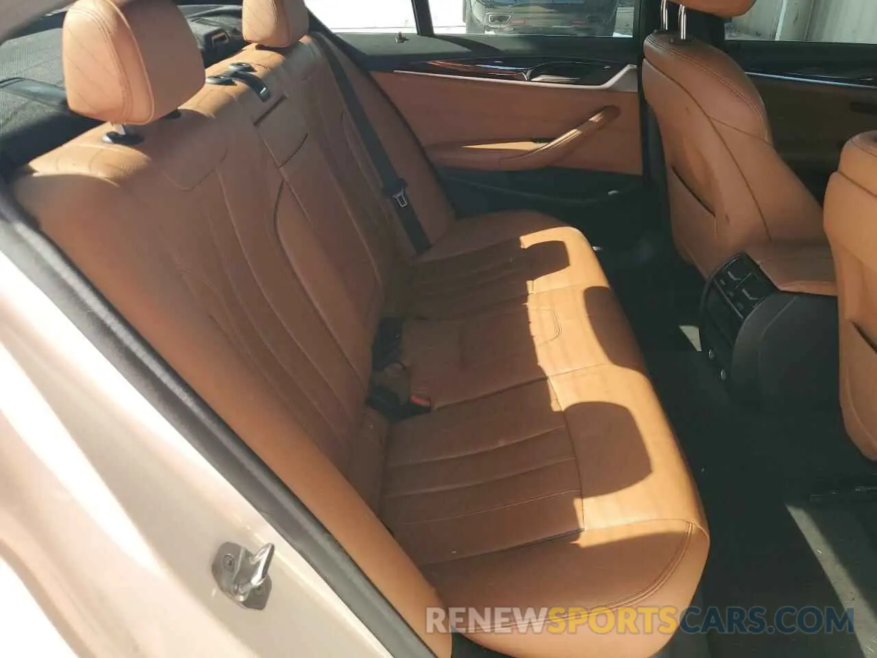 10 Photograph of a damaged car WBAJA5C59KBX88142 BMW 5 SERIES 2019
