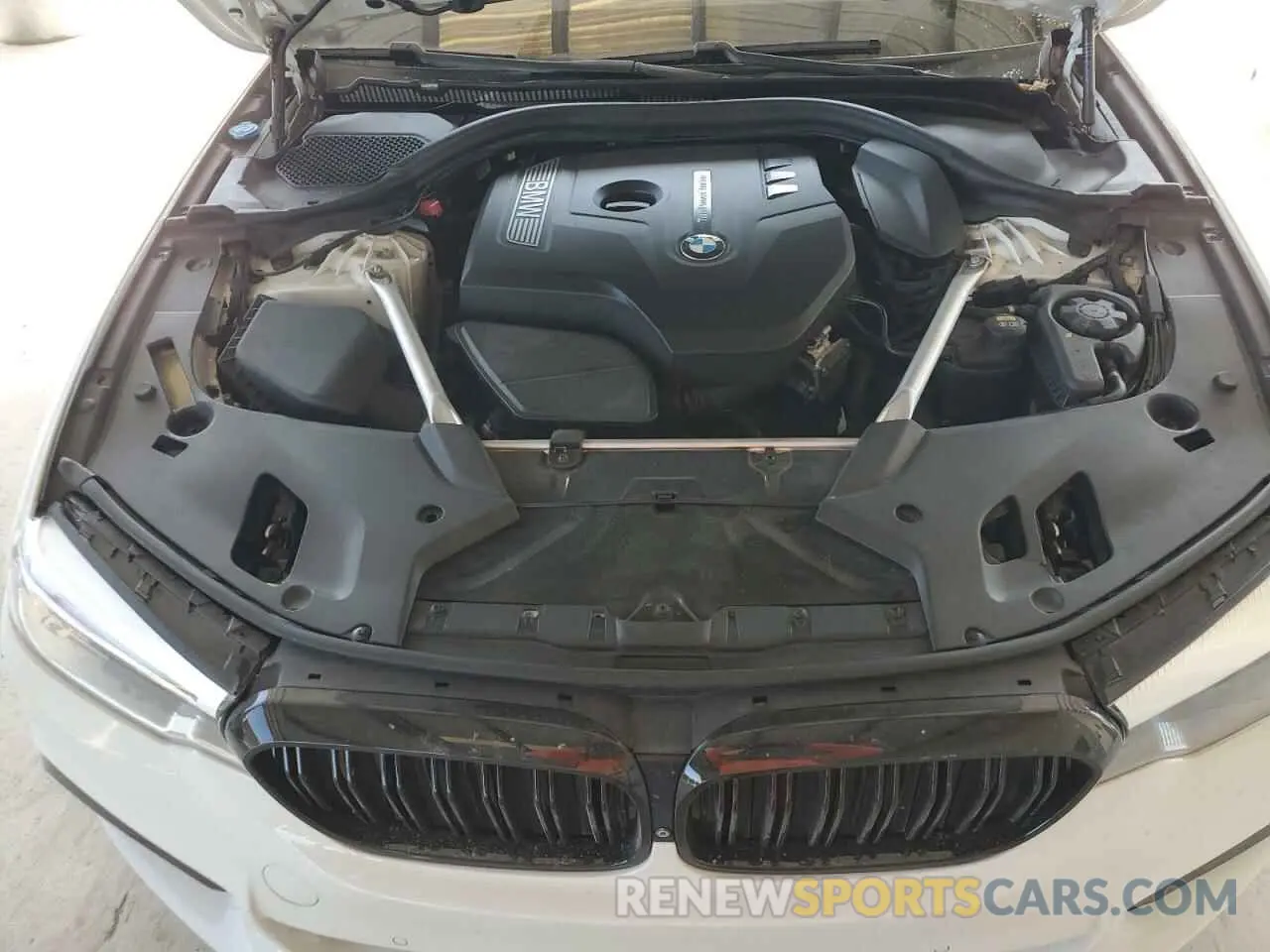 11 Photograph of a damaged car WBAJA5C59KBX88142 BMW 5 SERIES 2019