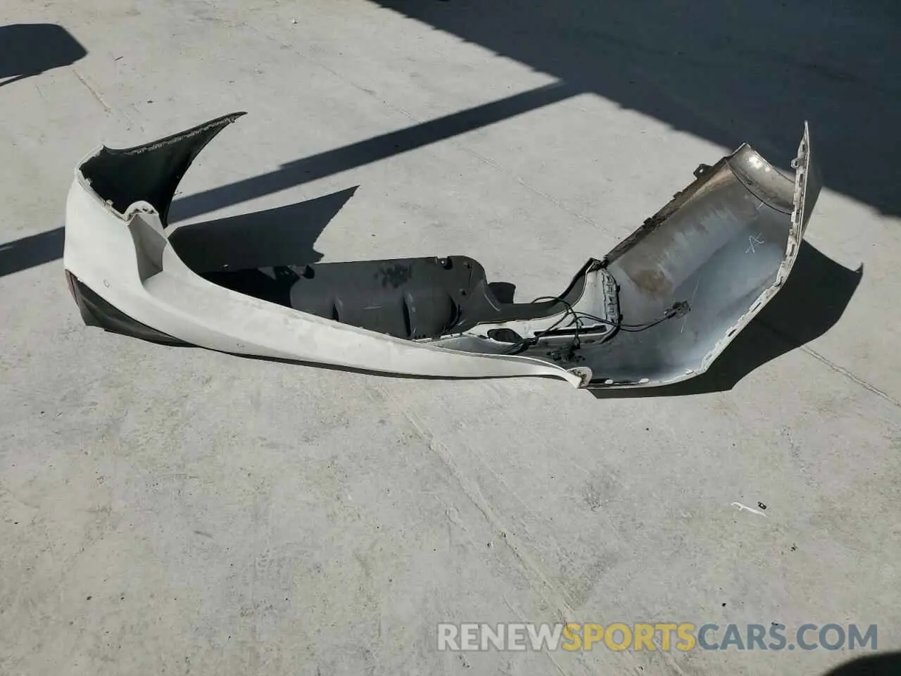 12 Photograph of a damaged car WBAJA5C59KBX88142 BMW 5 SERIES 2019
