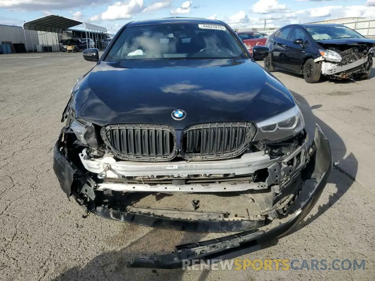 5 Photograph of a damaged car WBAJA5C59KWA58193 BMW 5 SERIES 2019