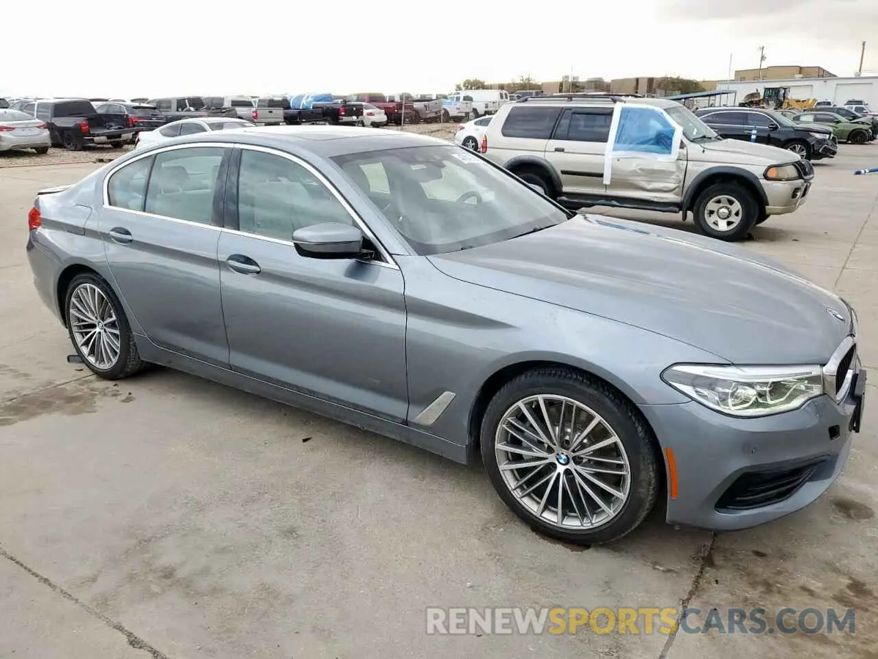 4 Photograph of a damaged car WBAJA5C59KWW36645 BMW 5 SERIES 2019