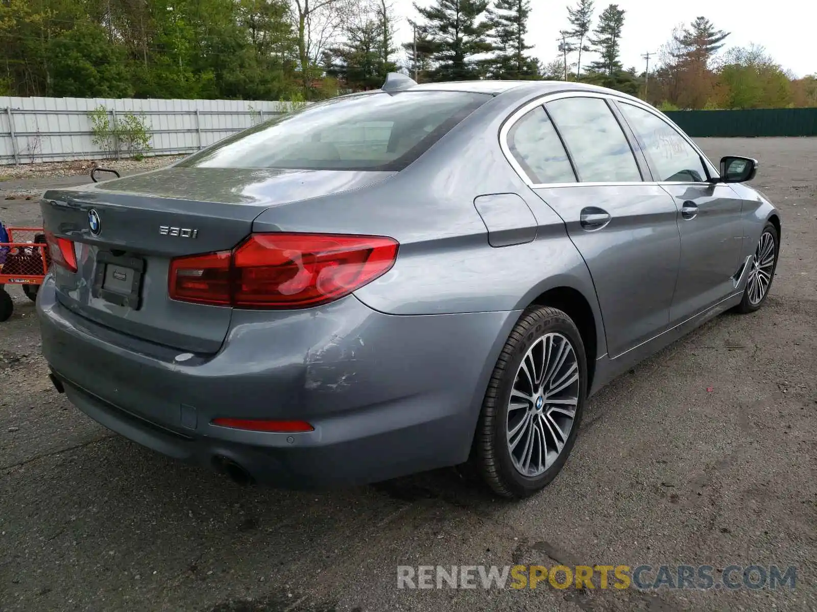 4 Photograph of a damaged car WBAJA5C59KWW41098 BMW 5 SERIES 2019