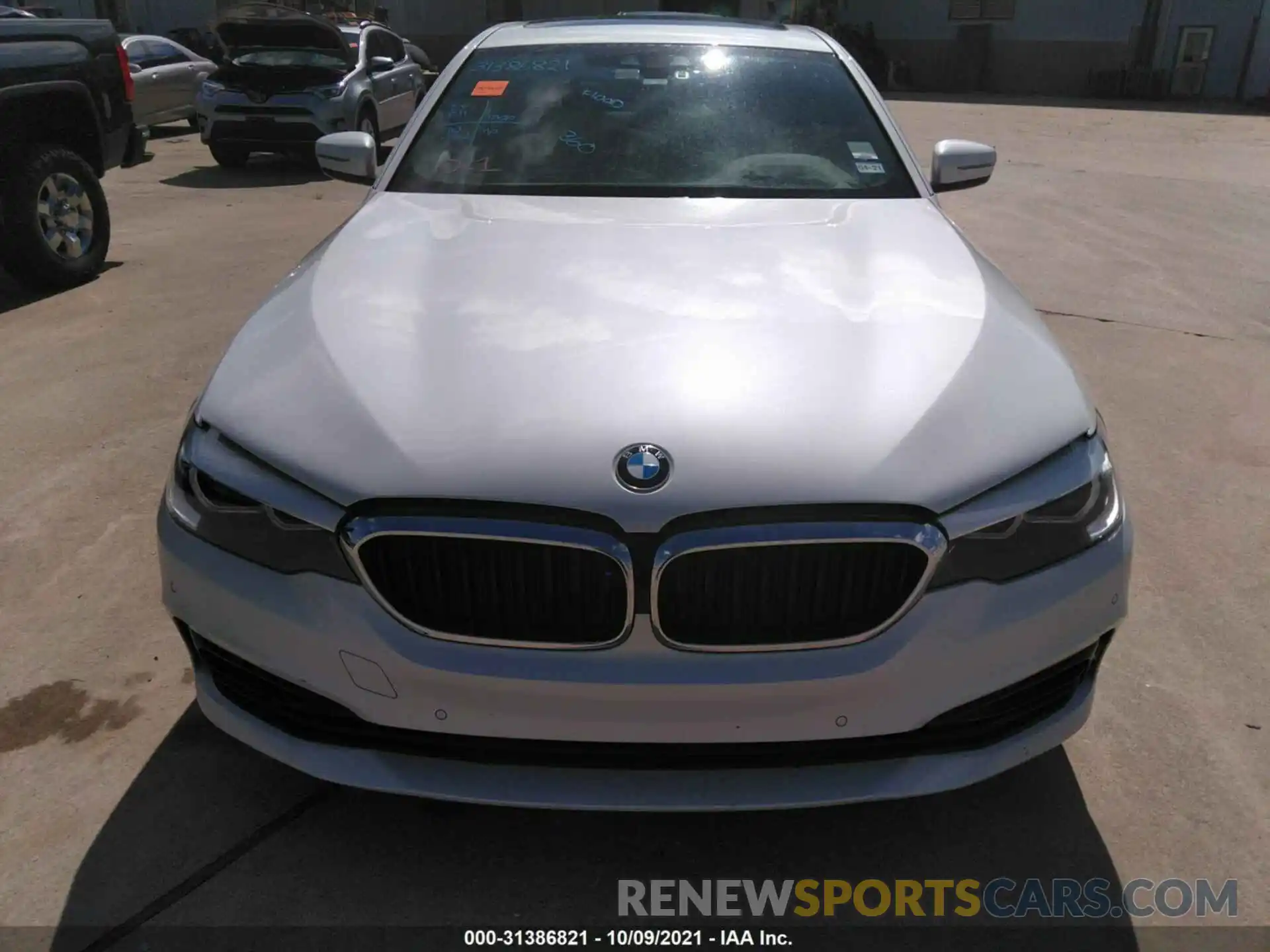 6 Photograph of a damaged car WBAJA5C5XKG900952 BMW 5 SERIES 2019