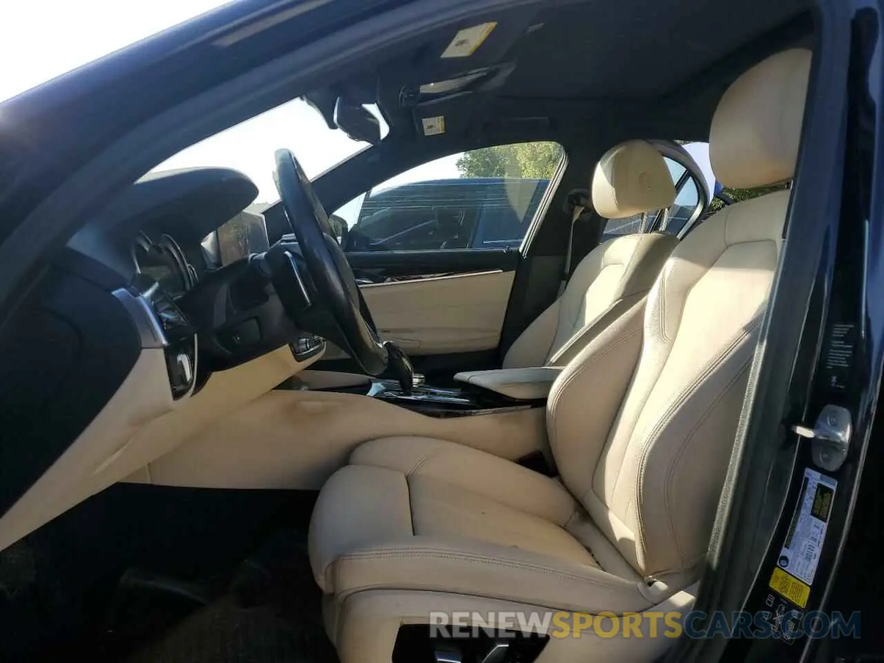7 Photograph of a damaged car WBAJA7C50KWC77636 BMW 5 SERIES 2019