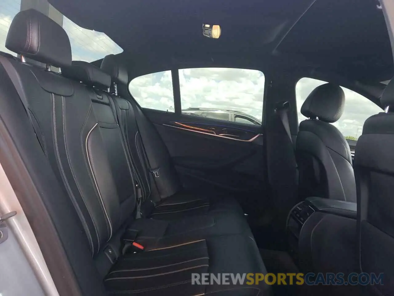 10 Photograph of a damaged car WBAJA7C51KWW22623 BMW 5 SERIES 2019