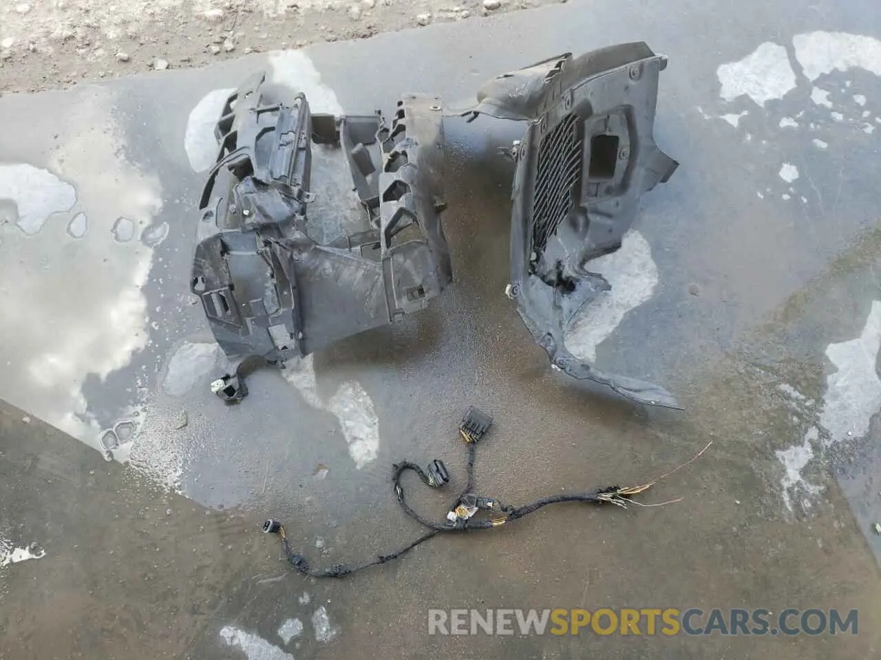 12 Photograph of a damaged car WBAJA7C51KWW22623 BMW 5 SERIES 2019