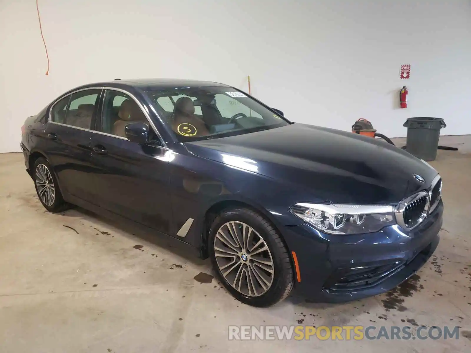 1 Photograph of a damaged car WBAJA7C51KWW28177 BMW 5 SERIES 2019