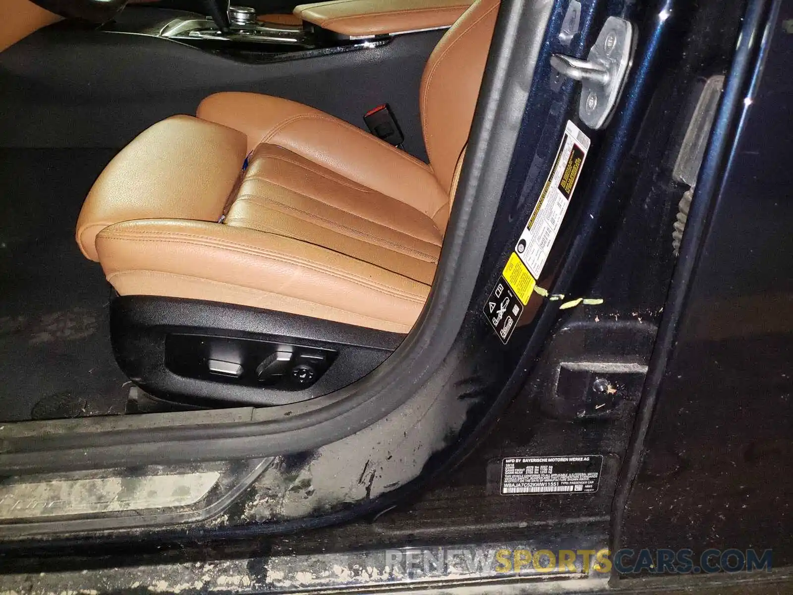 9 Photograph of a damaged car WBAJA7C52KWW11551 BMW 5 SERIES 2019