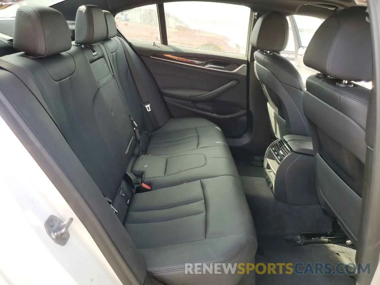 10 Photograph of a damaged car WBAJA7C53KG910850 BMW 5 SERIES 2019