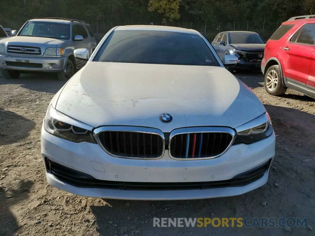 5 Photograph of a damaged car WBAJA7C53KG910900 BMW 5 SERIES 2019