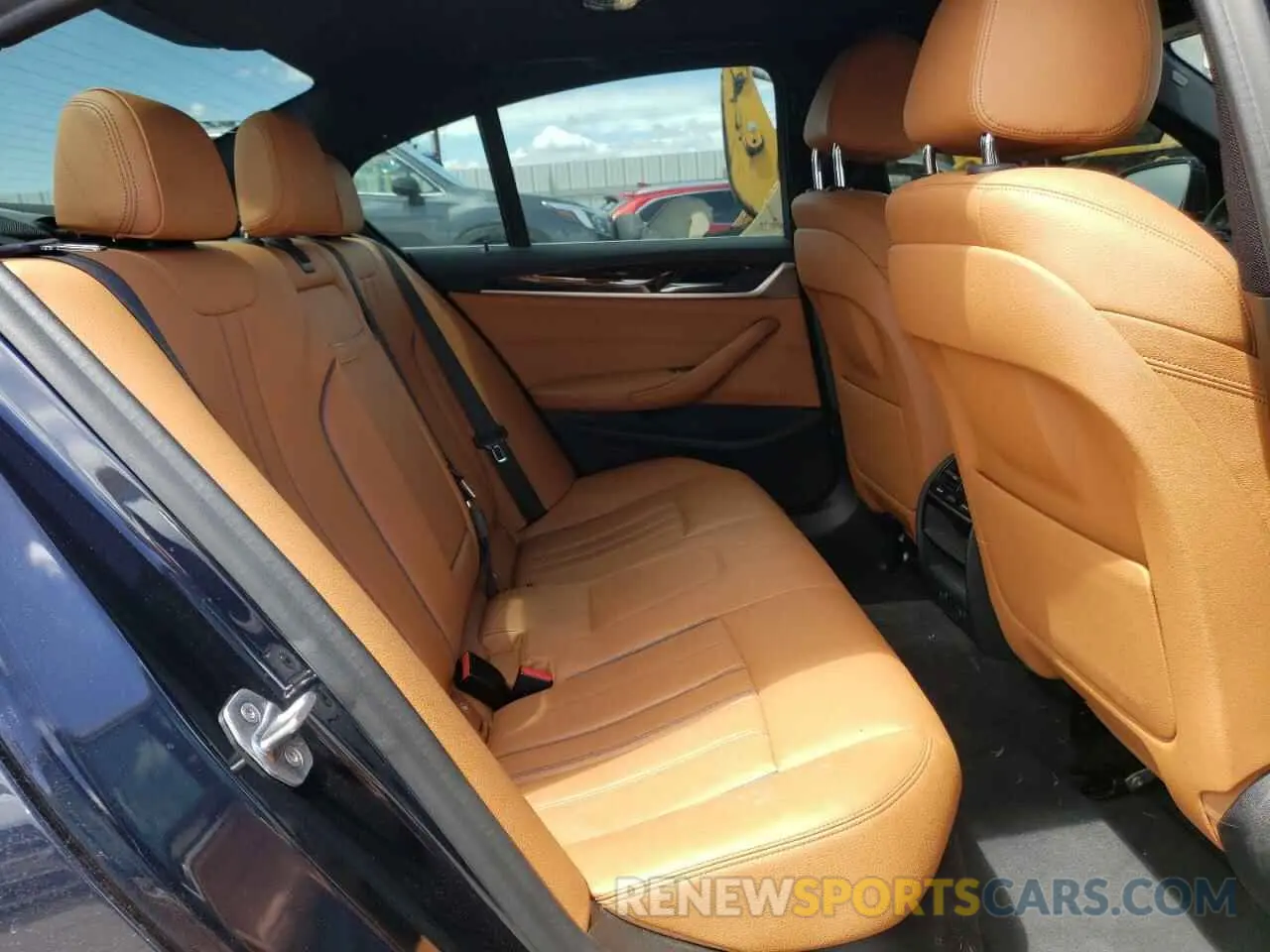 10 Photograph of a damaged car WBAJA7C54KWW25385 BMW 5 SERIES 2019