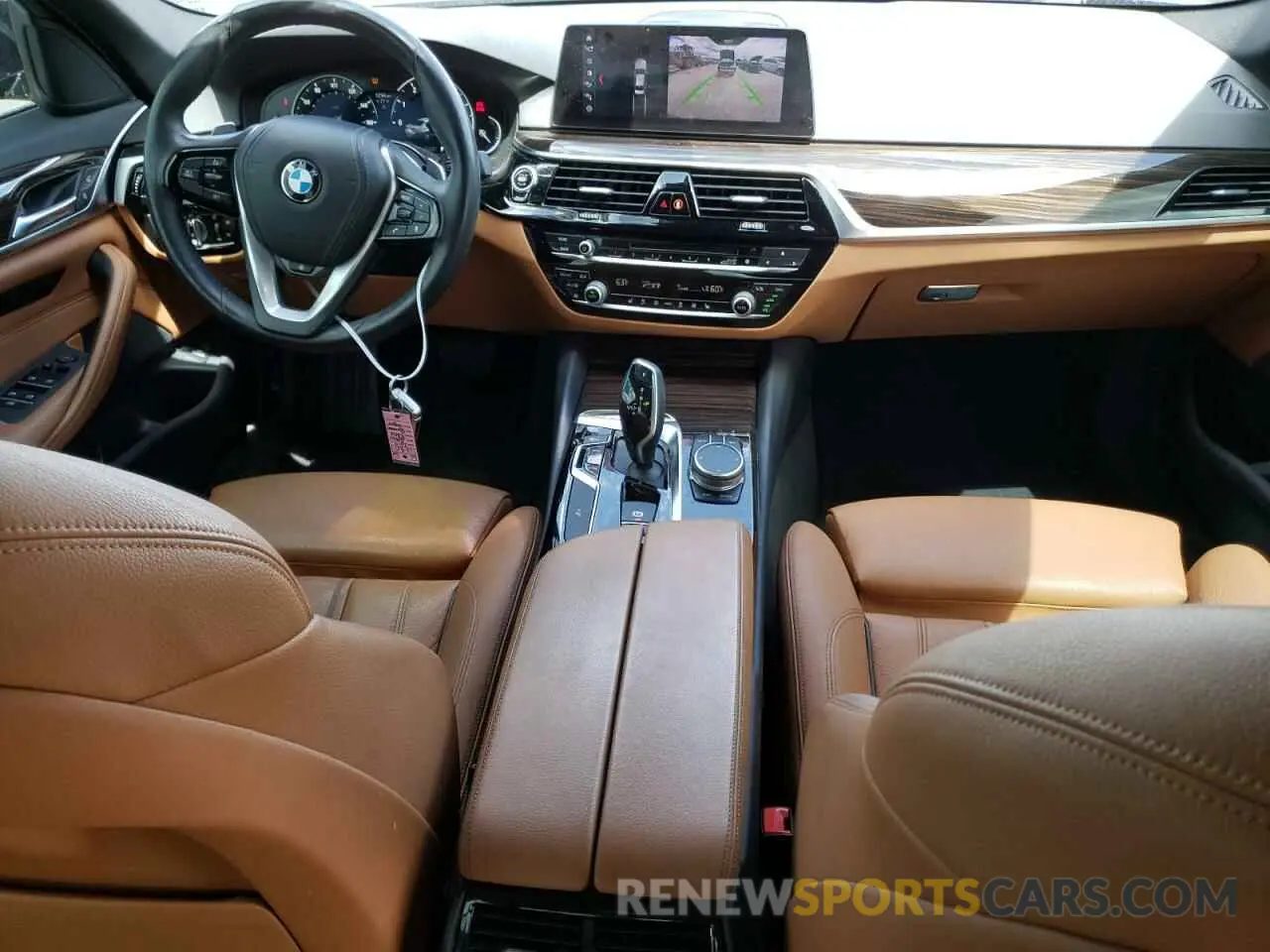 8 Photograph of a damaged car WBAJA7C54KWW25385 BMW 5 SERIES 2019