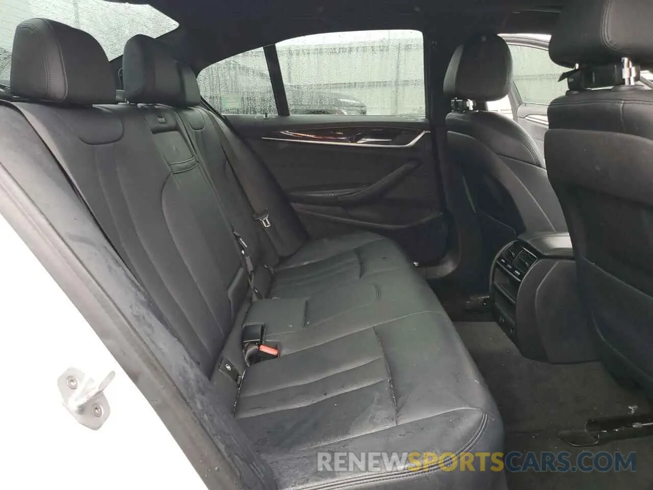10 Photograph of a damaged car WBAJA7C55KG909778 BMW 5 SERIES 2019
