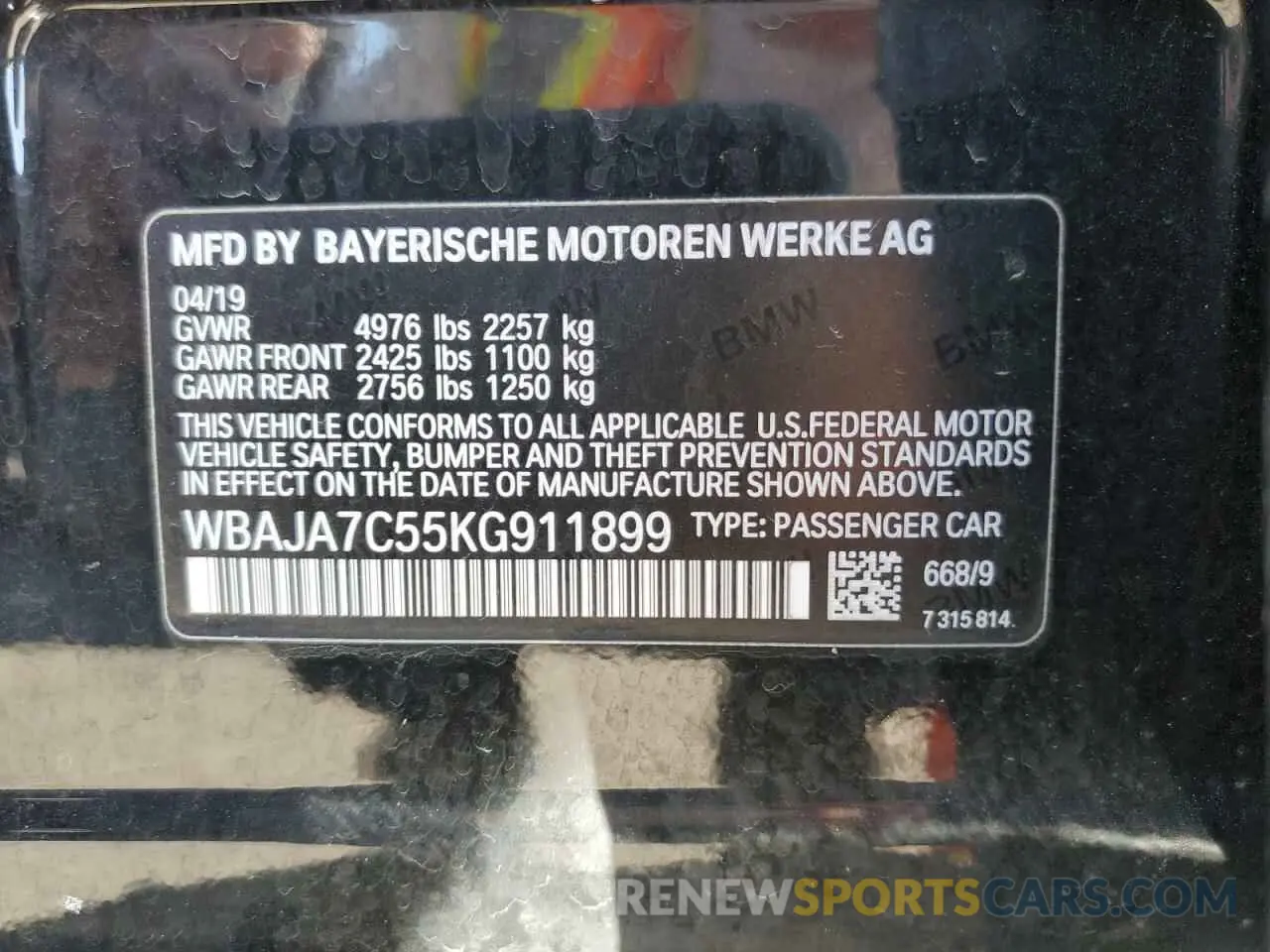 10 Photograph of a damaged car WBAJA7C55KG911899 BMW 5 SERIES 2019