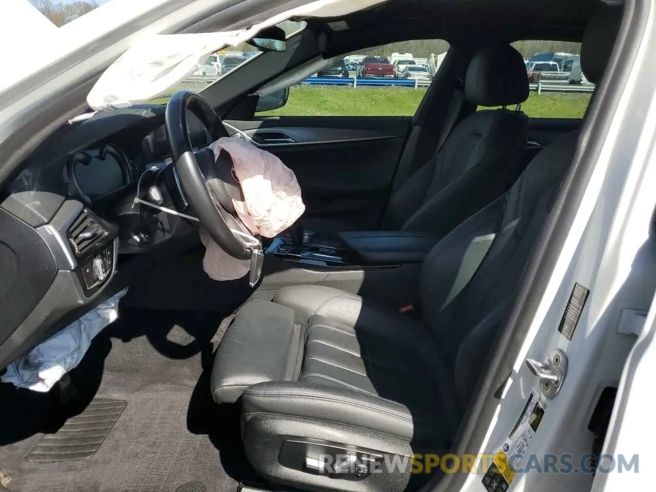 7 Photograph of a damaged car WBAJA7C55KWW49663 BMW 5 SERIES 2019