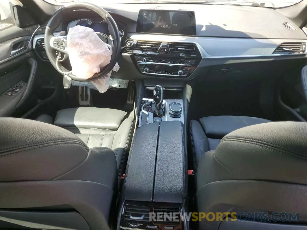8 Photograph of a damaged car WBAJA7C55KWW49663 BMW 5 SERIES 2019