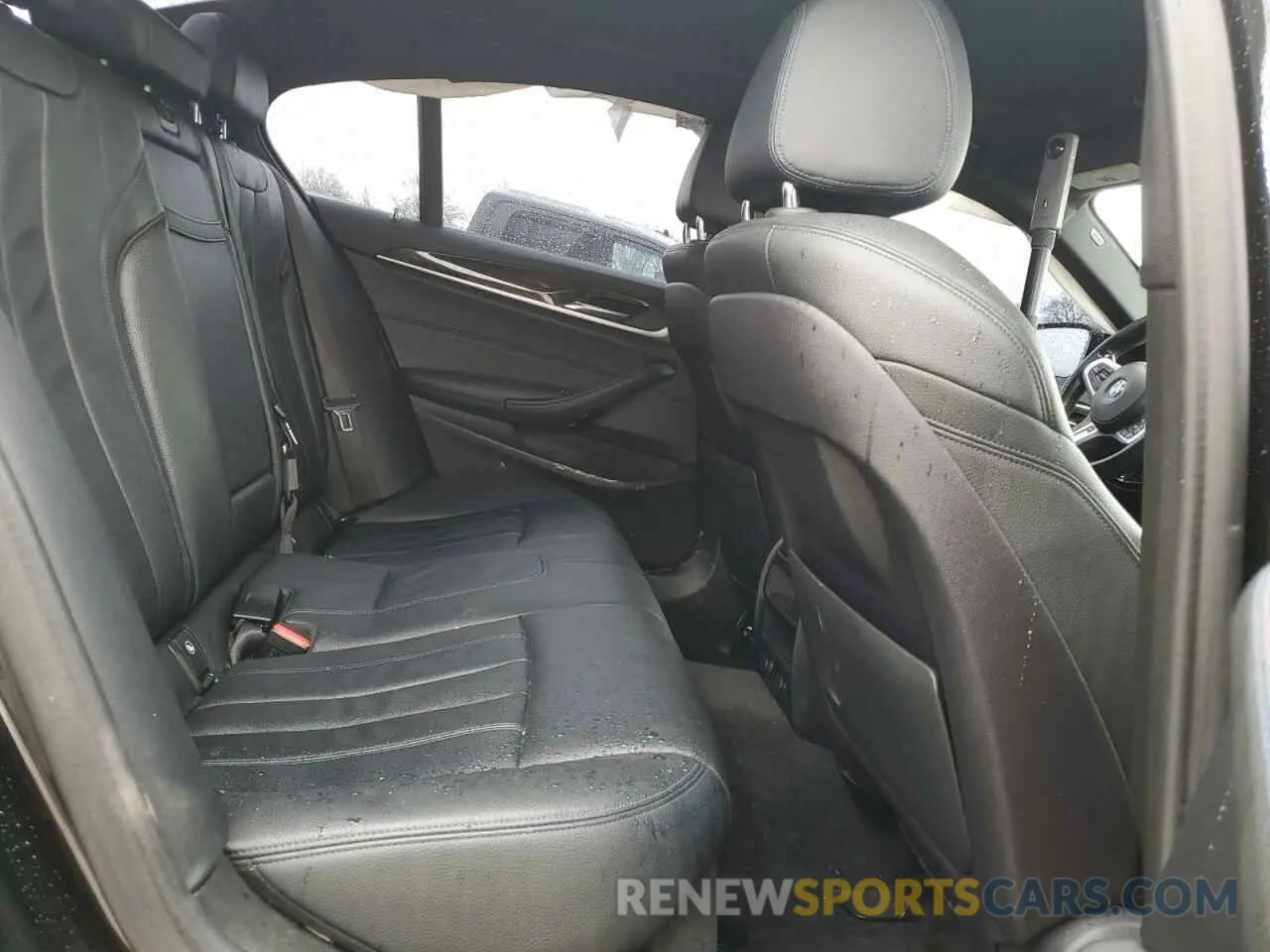 11 Photograph of a damaged car WBAJA7C57KG910379 BMW 5 SERIES 2019