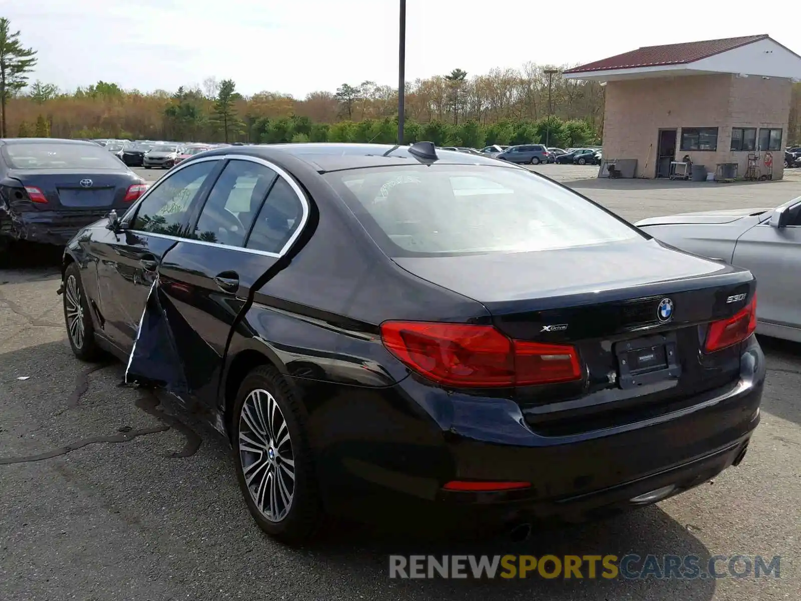 3 Photograph of a damaged car WBAJA7C57KWC77620 BMW 5 SERIES 2019