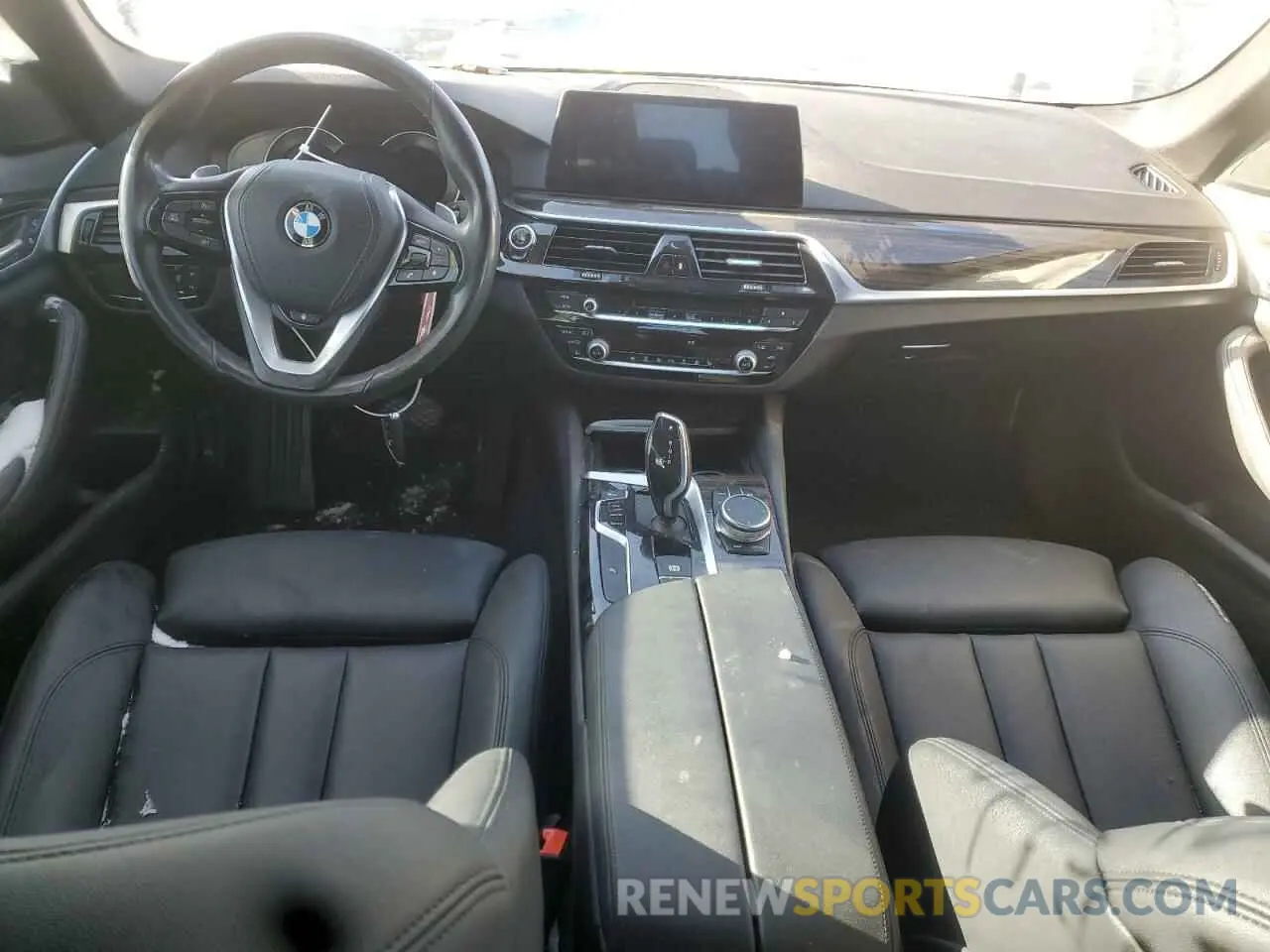 8 Photograph of a damaged car WBAJA7C57KWW07303 BMW 5 SERIES 2019