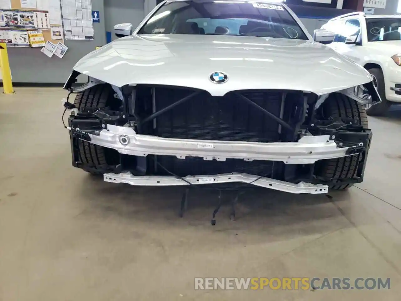 9 Photograph of a damaged car WBAJA7C57KWW07432 BMW 5 SERIES 2019