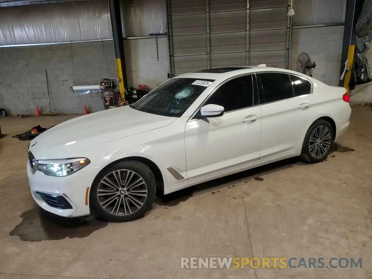 1 Photograph of a damaged car WBAJA7C57KWW32394 BMW 5 SERIES 2019