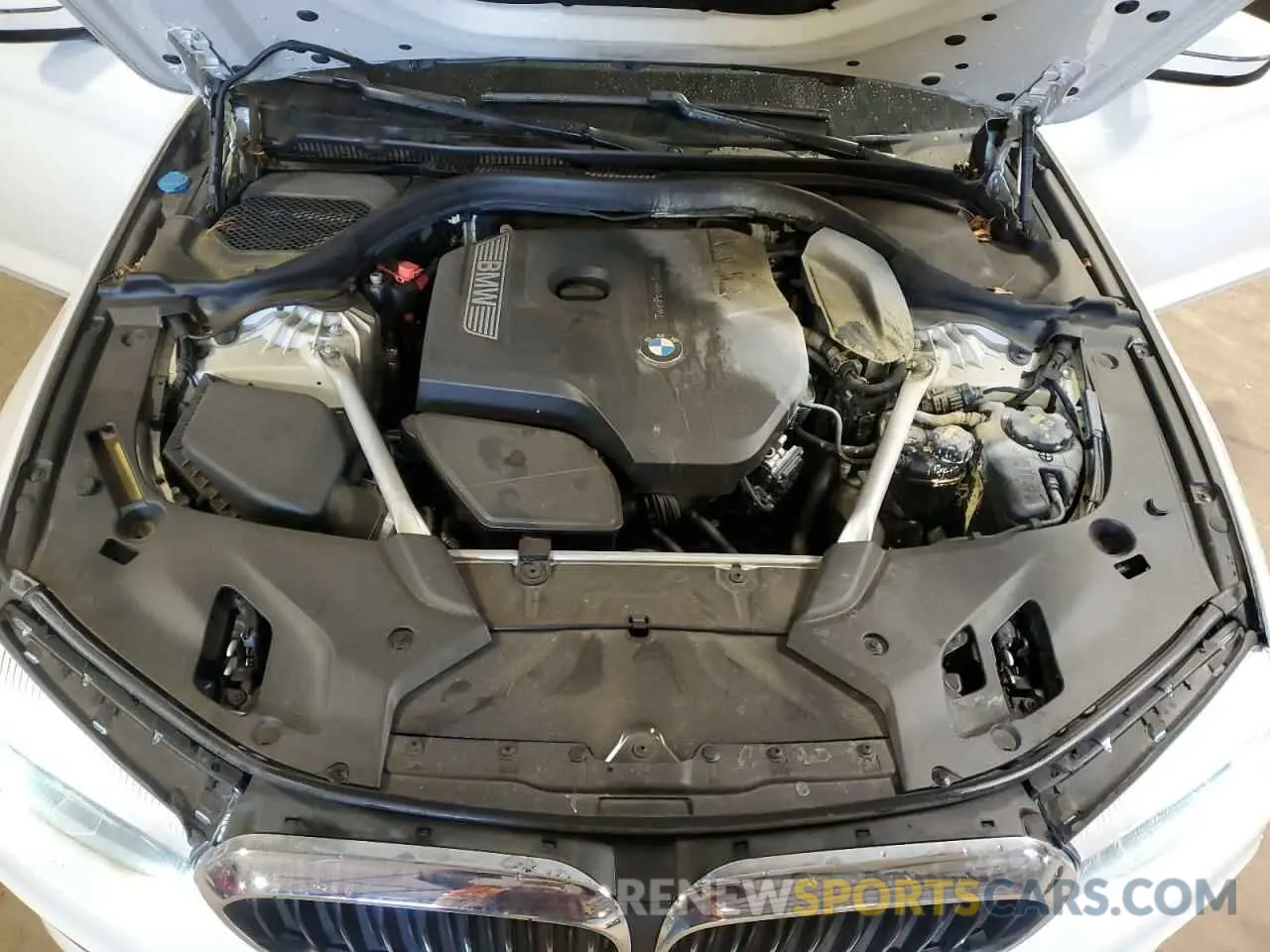 11 Photograph of a damaged car WBAJA7C57KWW32394 BMW 5 SERIES 2019
