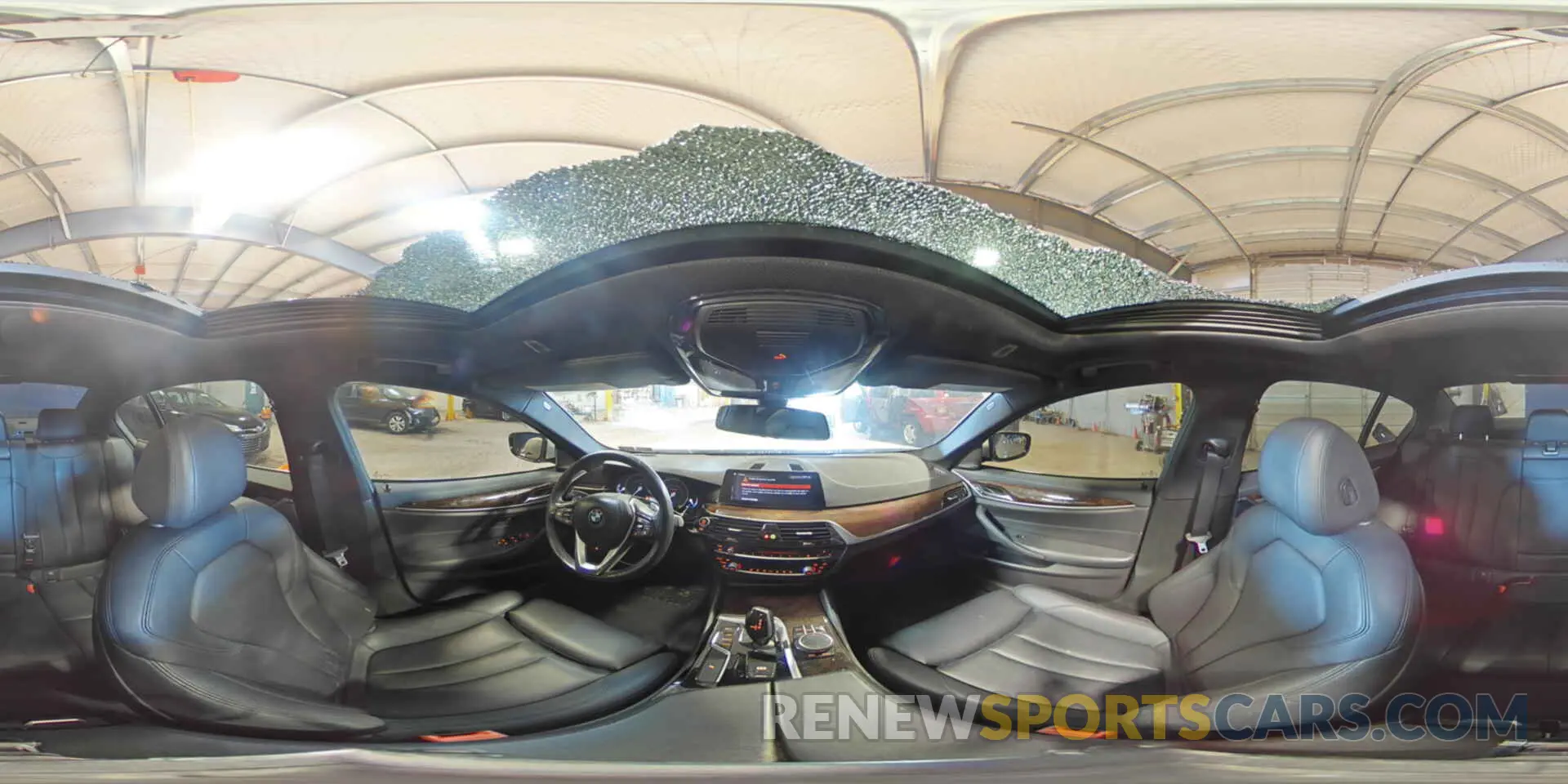 14 Photograph of a damaged car WBAJA7C57KWW32394 BMW 5 SERIES 2019