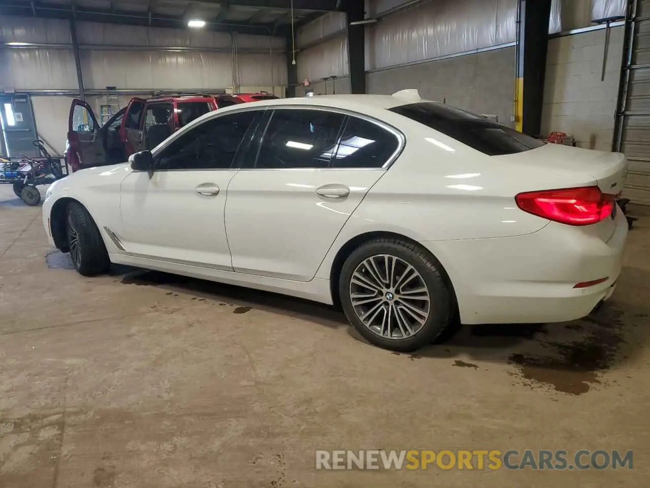 2 Photograph of a damaged car WBAJA7C57KWW32394 BMW 5 SERIES 2019