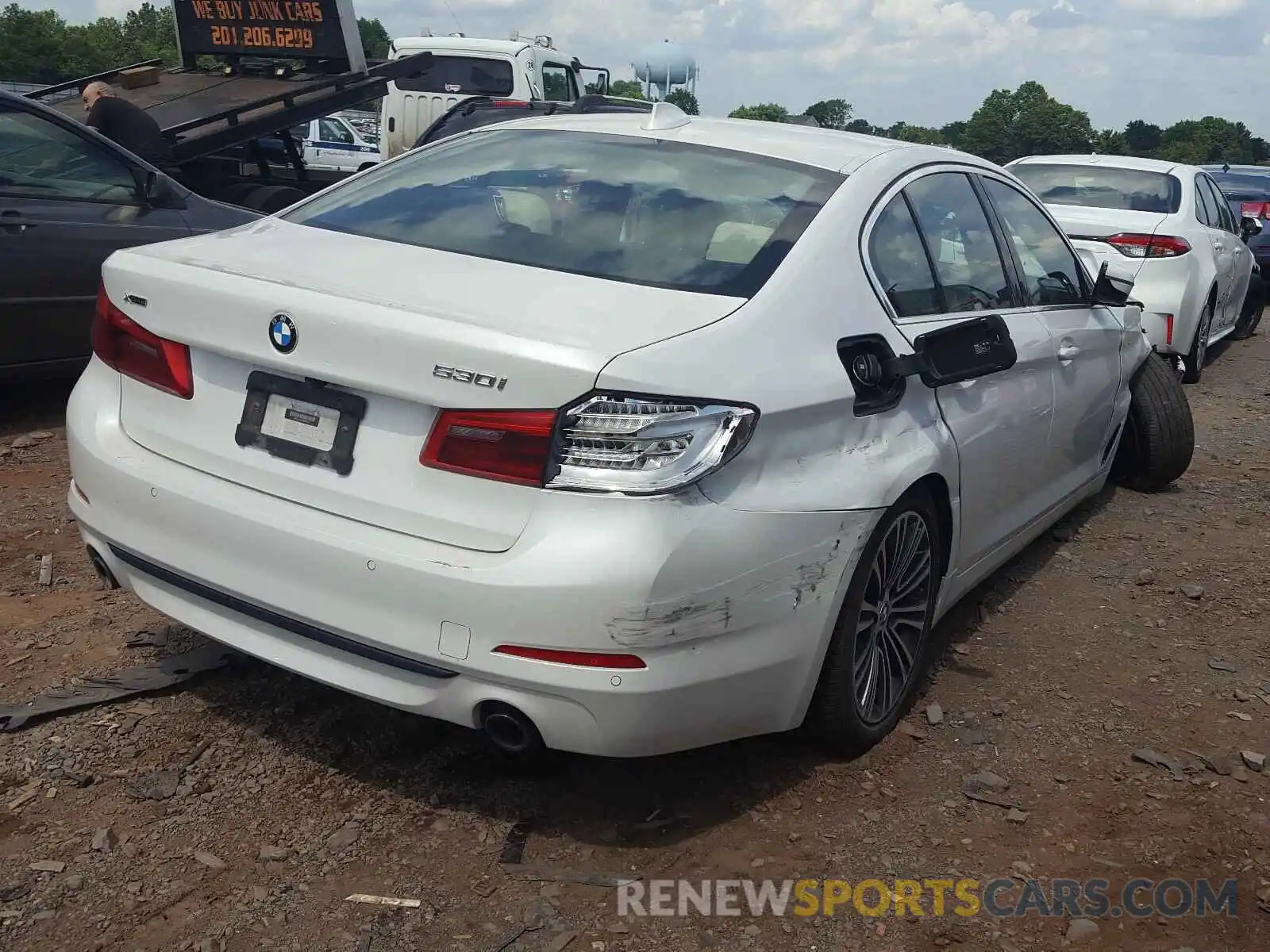 4 Photograph of a damaged car WBAJA7C57KWW48515 BMW 5 SERIES 2019